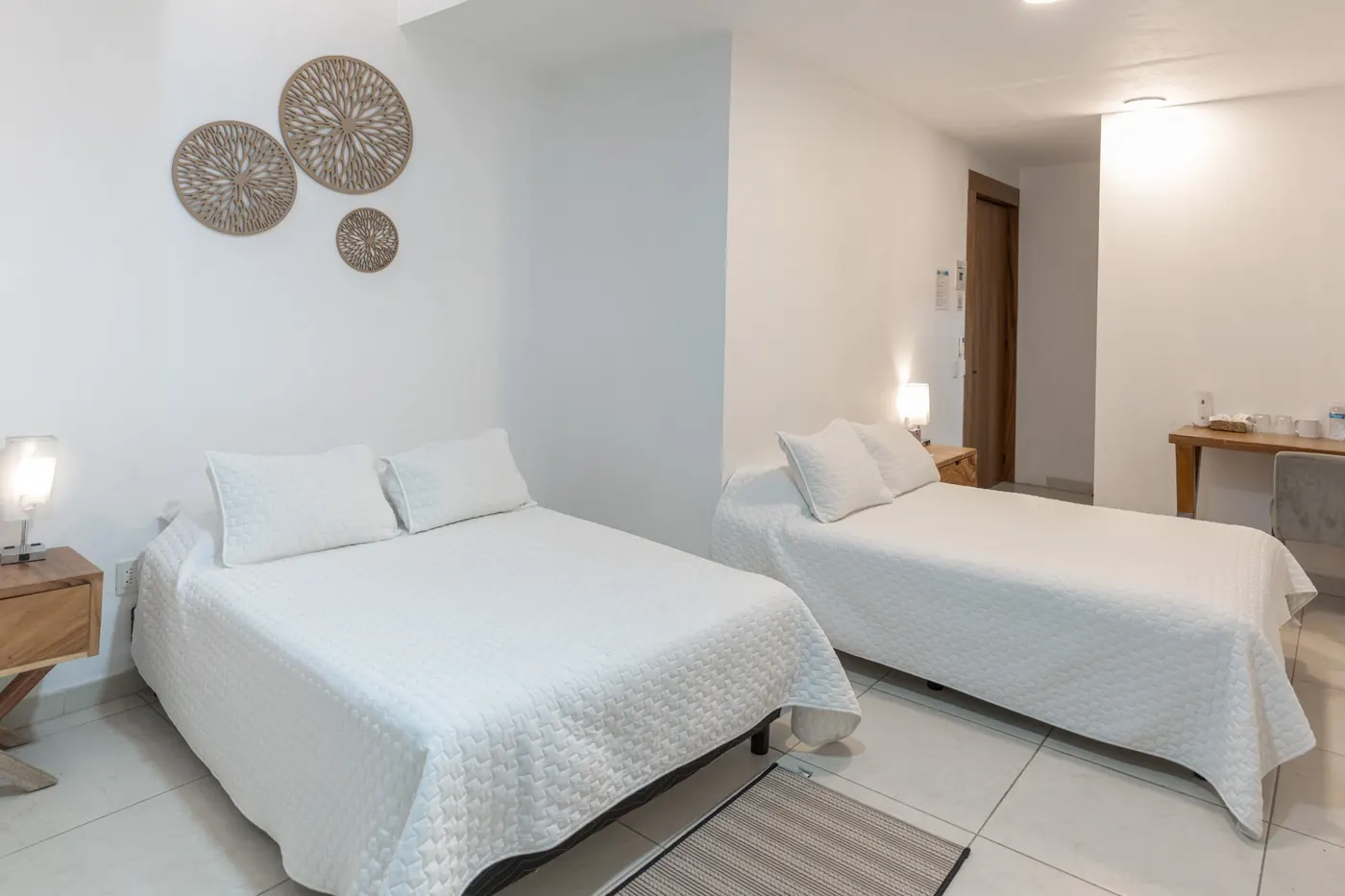 Habitación doble con dos camas matrimoniales